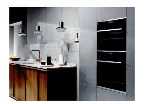 Electrolux 70L 60cm UltimateTaste 900 built-in single oven, Glass, Black, KOAAS31X - Image 2